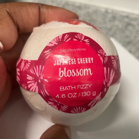 Bath & Body Works Japanese Cherry Blossom “Bath Fizzy” - Picture 7 of 10
